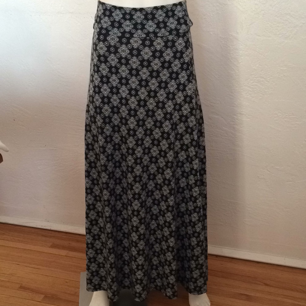 Lularoe maxi geometric print roll waist maxi